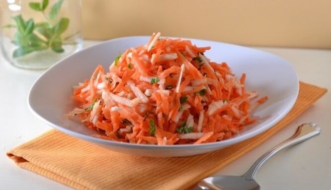 Dietary salad of carrots and apples will provide vitamins to the body of a person losing weight